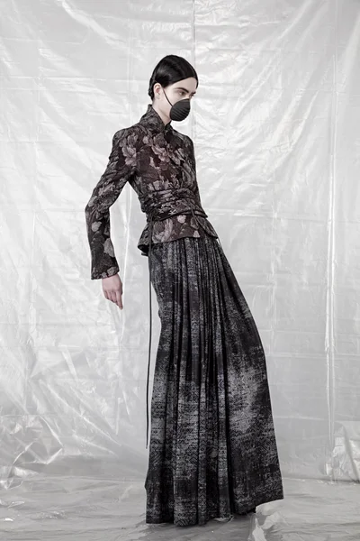 Look 28